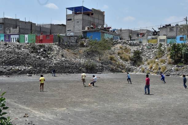 从门将到前锋:2122赛季法甲最佳阵容完整名单及表现回顾