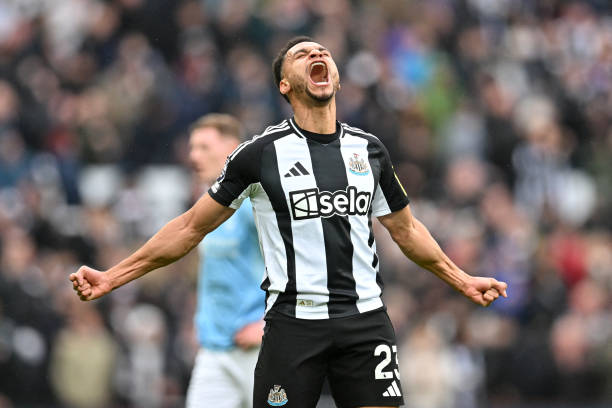 脚内侧停球技巧：如何调整身体重心与脚部角度？