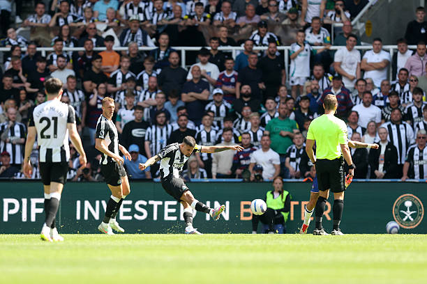 八人制足球越位规则的特殊适用情况