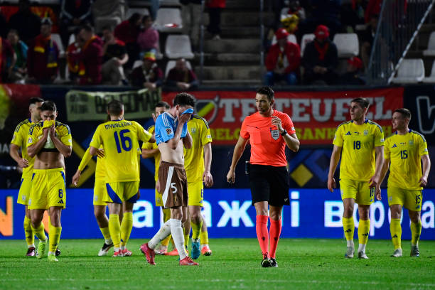 德尚谈姆巴佩与法国队：他肩负着国家队的希望