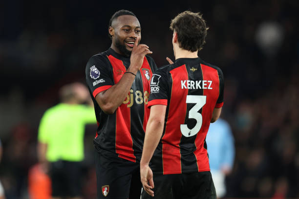 今晚中国足球比赛直播：不容错过的精彩对决！