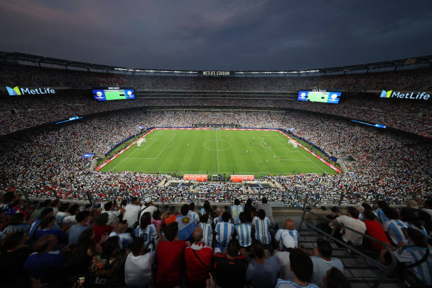 实况足球防守参与度解析:如何调整球员站位提升防守效率