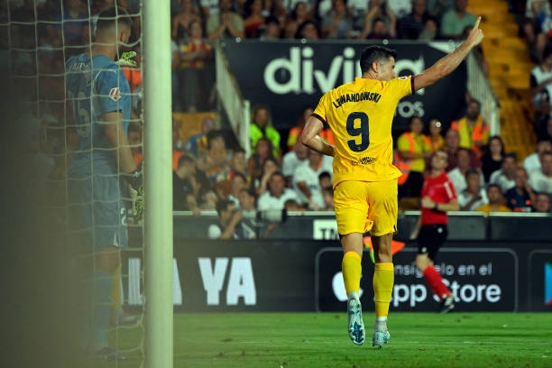 从金色轰炸机到德国足球传奇：克林斯曼的绰号故事