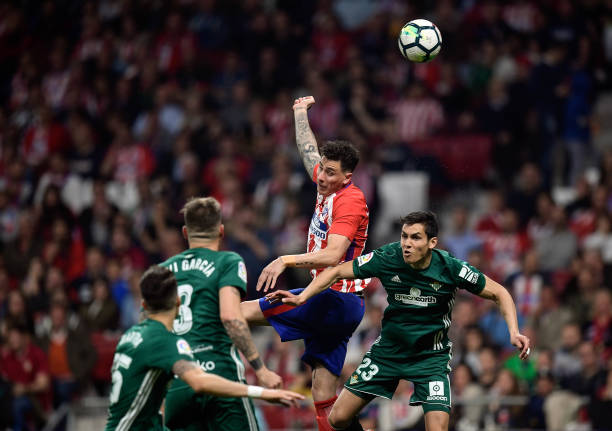 任意球完整教学:从助跑到射门全解析