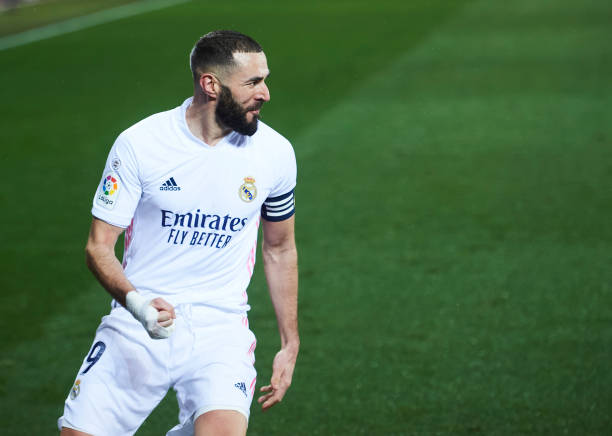 法甲比赛的标准时长是多少分钟？