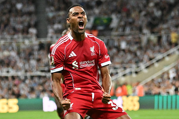 今日重点足球比赛时间与对阵详情