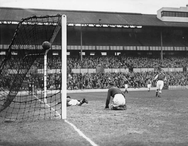 实况足球2017年度最强阵容推荐:攻守平衡才是王道