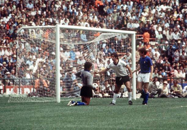 皮克曾多次调侃C罗？听听C罗本人如何回应