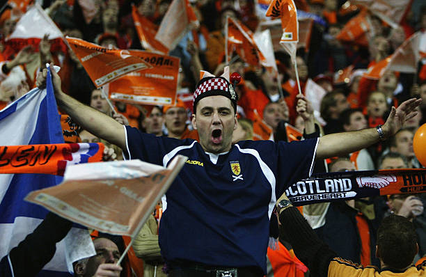 越位判定的核心要点:边裁视角下的实战分析