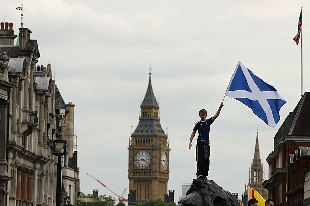 从卡洛斯到马塞洛：谁才是左后卫进球之王？