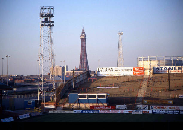 德甲联赛场次计算:主客场双循环如何决定总比赛数?