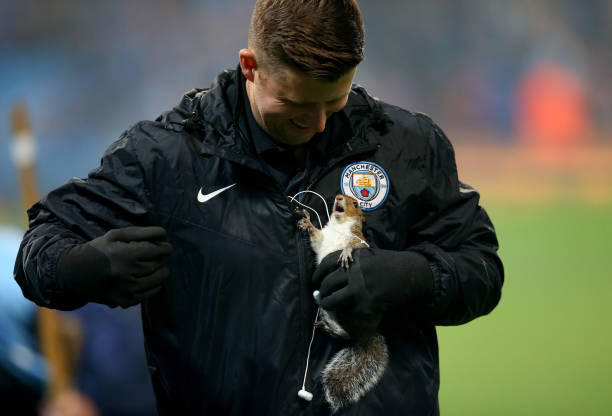 2021欧冠裁判争议：关键判罚回顾与解析