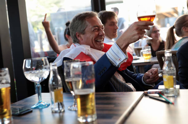 足球比赛犯规与处罚规则:哪些行为会吃牌?