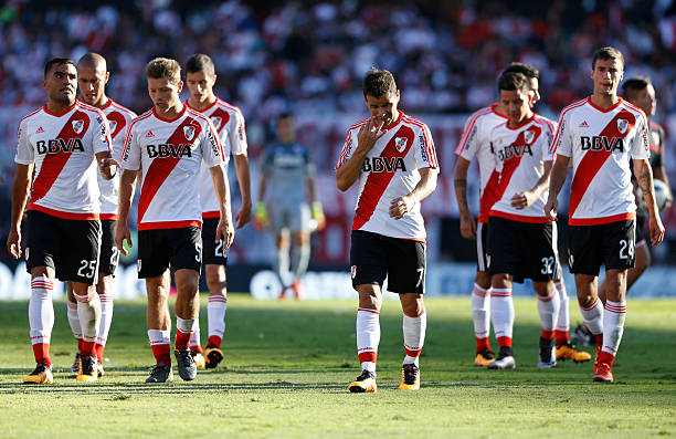 德甲四强欧冠征程：从小组赛到淘汰赛的关键分析