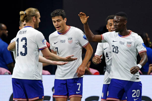 大罗纳尔多的全名是什么?揭秘足球传奇的真实姓名