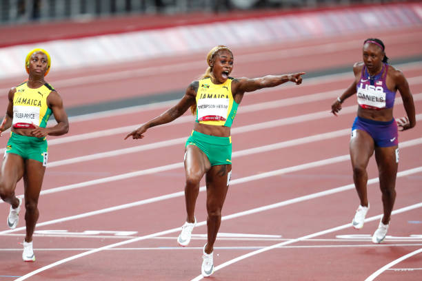 跟着学画冰墩墩：冬奥会吉祥物的详细绘画步骤