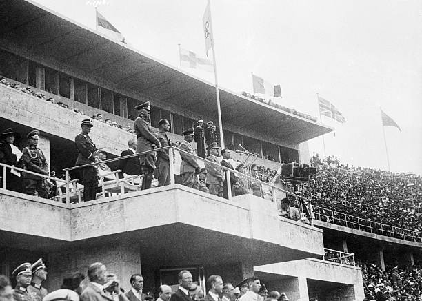 游泳何时成为奥运会正式比赛项目?