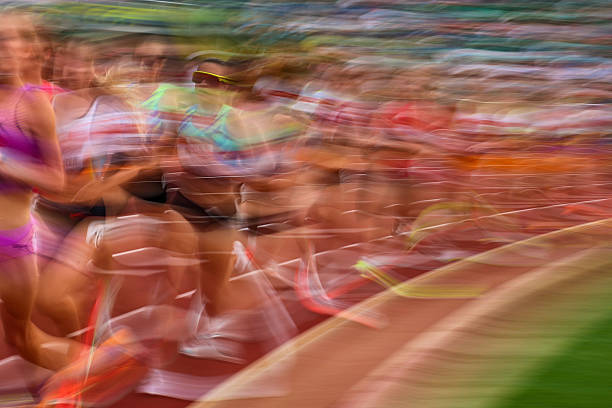 田径比赛中的跳高：历史、规则与技巧