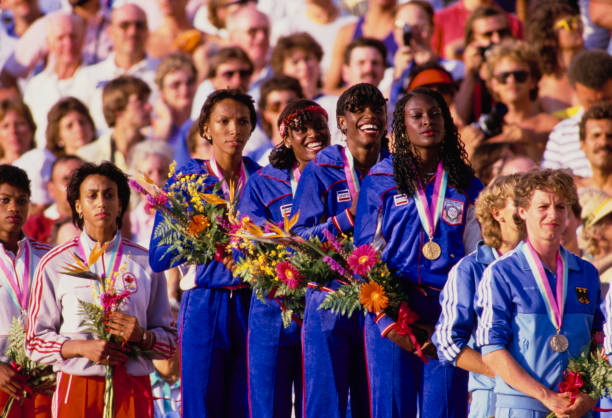 博尔特跑步数据：100米比赛中他迈了多少步？