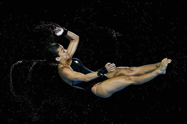 伏明霞老公梁锦松近况：低调享受家庭时光