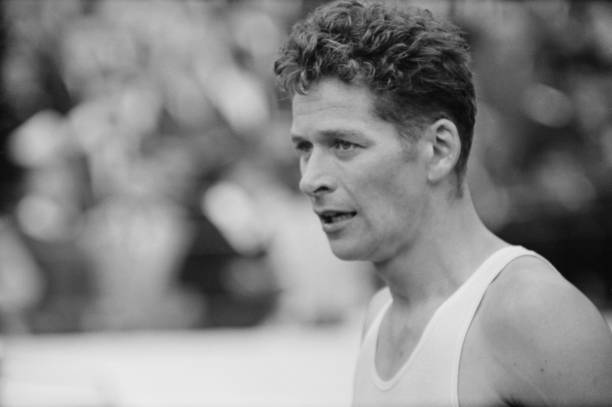 郭晶晶经典造型回顾：十年穿搭风格的演变与升华