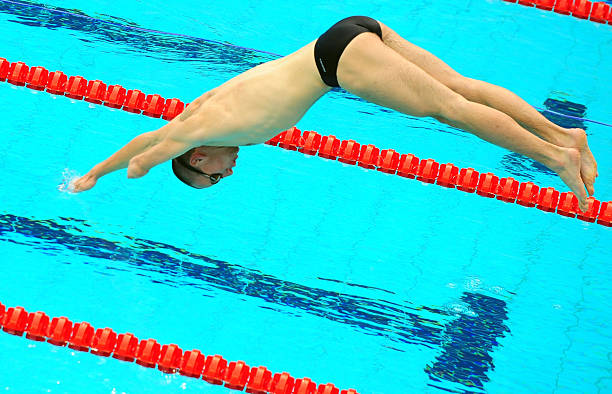 如何通过跳高运动员级别标准评估自身水平