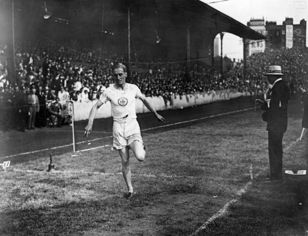 长跑赛道入门:多少米以上的跑道适合长跑训练?