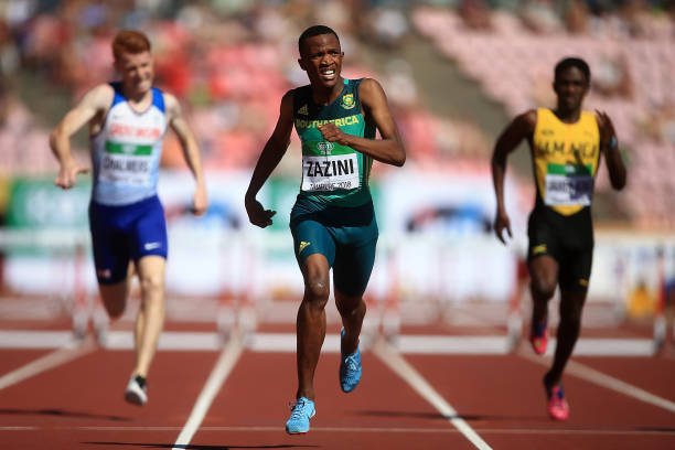 陈芋汐童年照首度曝光，天真笑容治愈人心