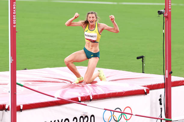 中国跳水黄金一代！吴敏霞郭晶晶合影引发热议