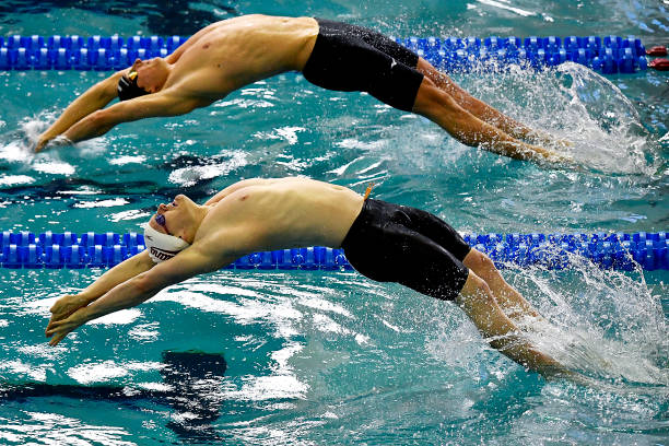 博尔特100米跑的时间与其他短跑运动员的对比