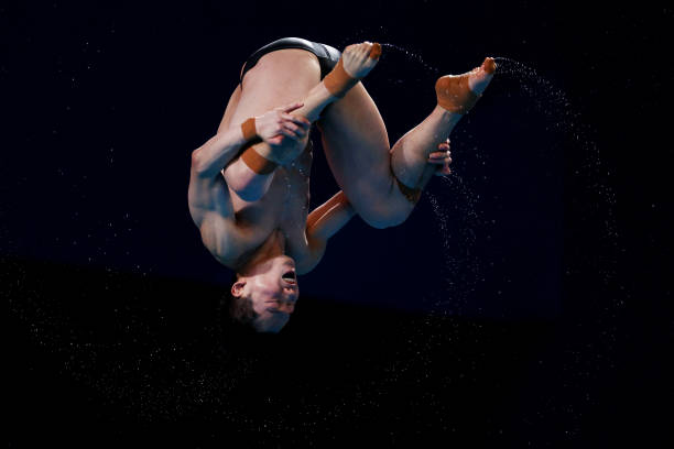 跳远装备选择指南：鞋子和其他装备的影响