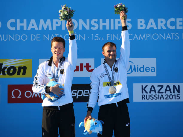 郭晶晶与父母温馨合影,尽显家庭和睦