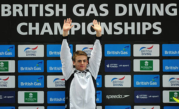 马拉松比赛的标准长度是如何确定的？