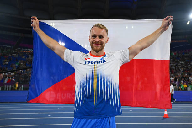 揭秘陈芋汐家庭背景：平凡家庭培育出的非凡天才