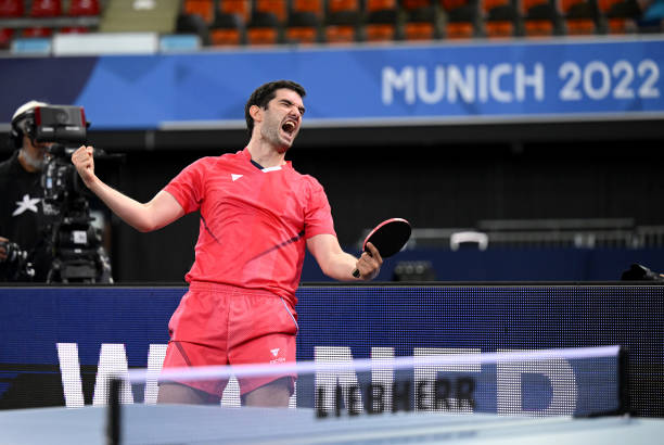 乒乓球双打配合技巧：站位与跑位指南