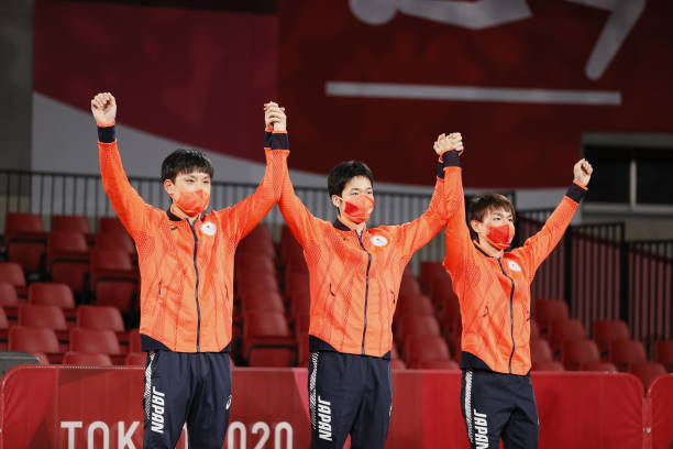 乒乓球擦边球解析：桌侧边球的判定与争议