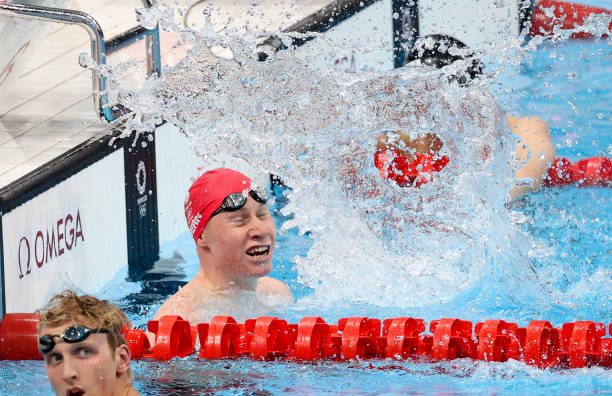 自由泳基础:掌握正确的身体姿势与平衡技巧