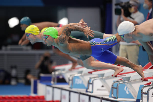 水上安保的守护者：游泳比赛救生员的故事