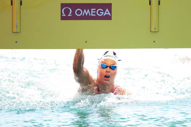 为什么蛙泳会导致腰部不适?专家解析