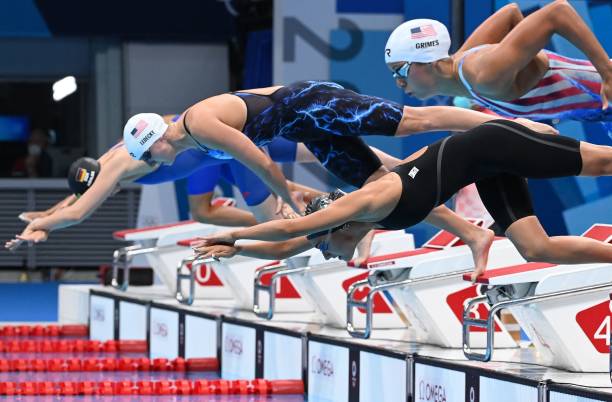 5个游泳比赛文案范例，直接套用就能火！