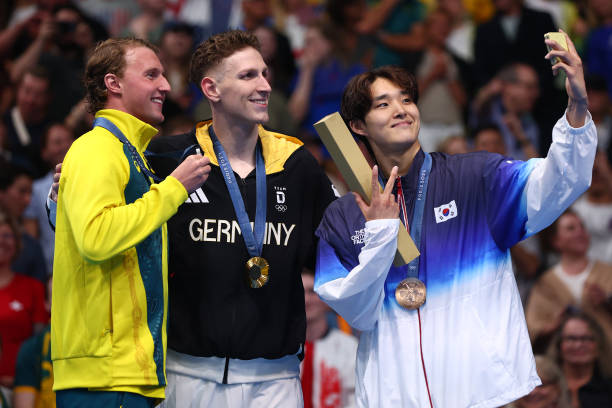 蛙泳勾腿和蹬腿有哪些不同？掌握正确技巧提升游泳效率