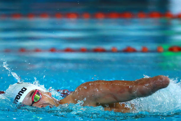 游泳比赛装备选择与使用：专业视频指南提升比赛表现