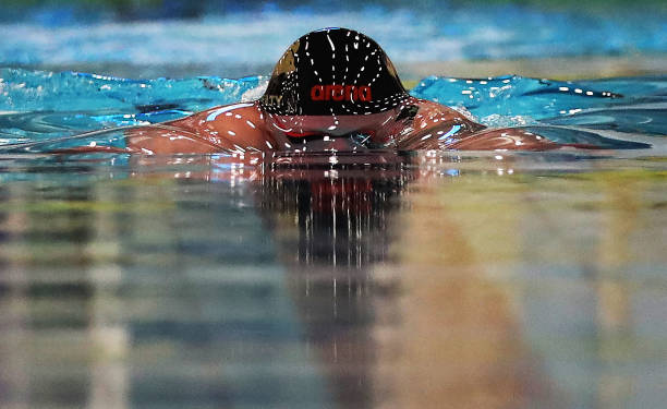 游泳赛后复盘:如何用简短语言总结得失