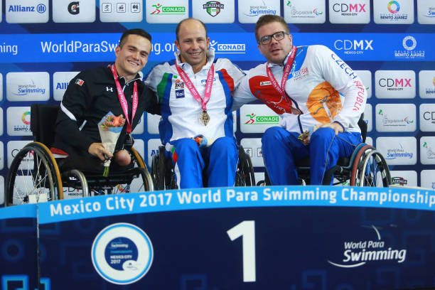 让读者感受水花四溅：打造画面感十足的游泳文案技巧