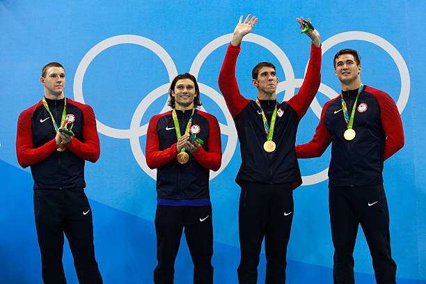 游泳池划船设备推荐：哪种船最适合浅水环境？