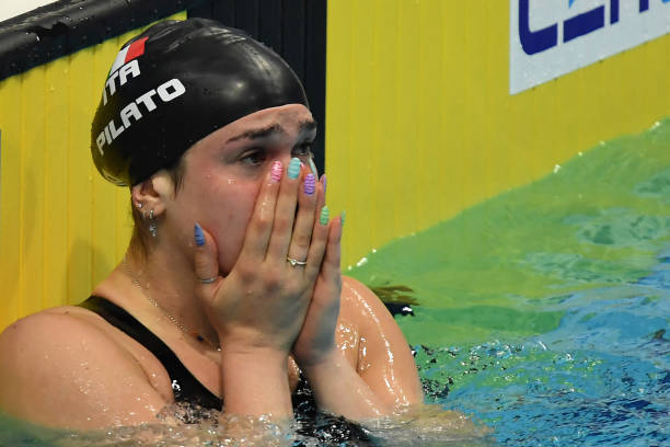 游泳池中感染艾滋病的风险:科学事实与误区