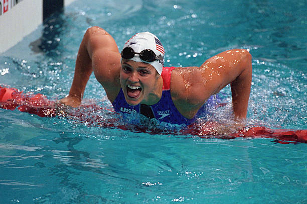 从旱鸭子到游泳达人:一年后我的身体变化全记录