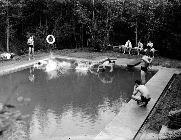 女性游泳爱好者必读:游泳池真的会传播妇科疾病吗?