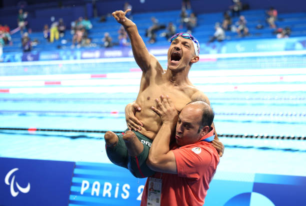 不同水域的最佳伴侣：专业开放水域游泳品牌推荐