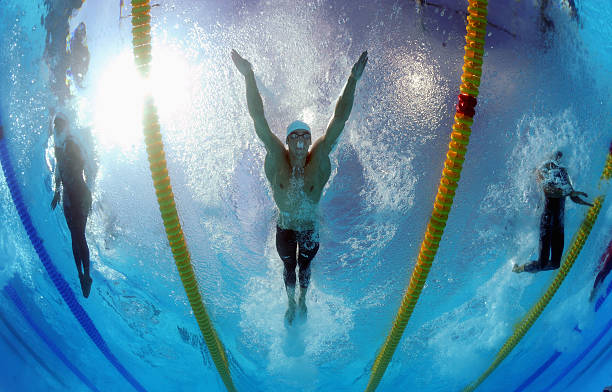 椎间盘突出症患者必看:游泳的正确姿势与禁忌